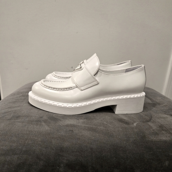 Prada Spazzolato Logo Platform Leather Loafers White size 37.5 US 7.5 NWOB - Picture 7 of 10